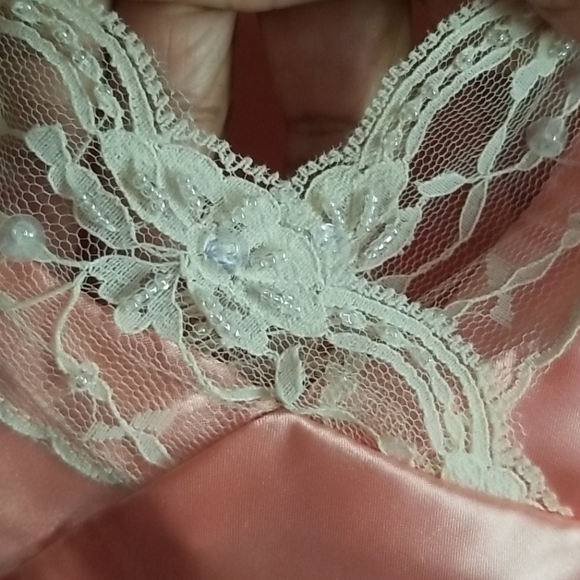 Camisoles by eyeshadow - Picture 3 of 6